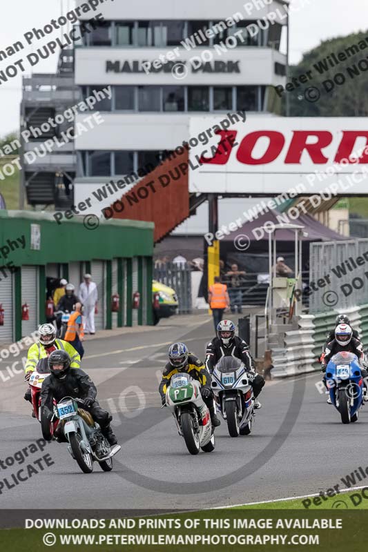 Vintage motorcycle club;eventdigitalimages;mallory park;mallory park trackday photographs;no limits trackdays;peter wileman photography;trackday digital images;trackday photos;vmcc festival 1000 bikes photographs